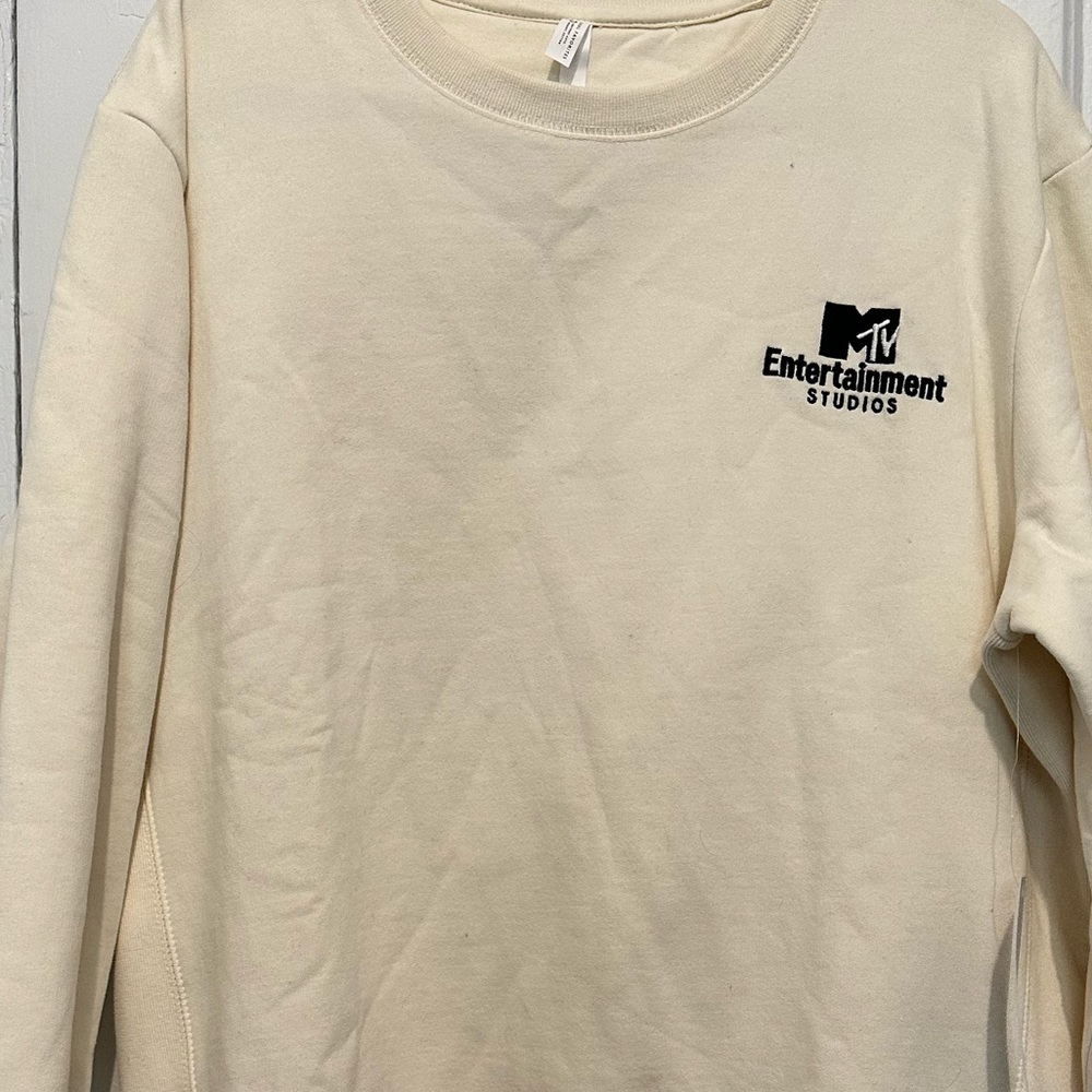 NWT MTV crewneck - NWT